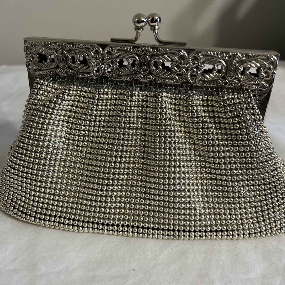 Vintage Hillard & Hanson silver mesh/metal evening purse/crossbody bag.
